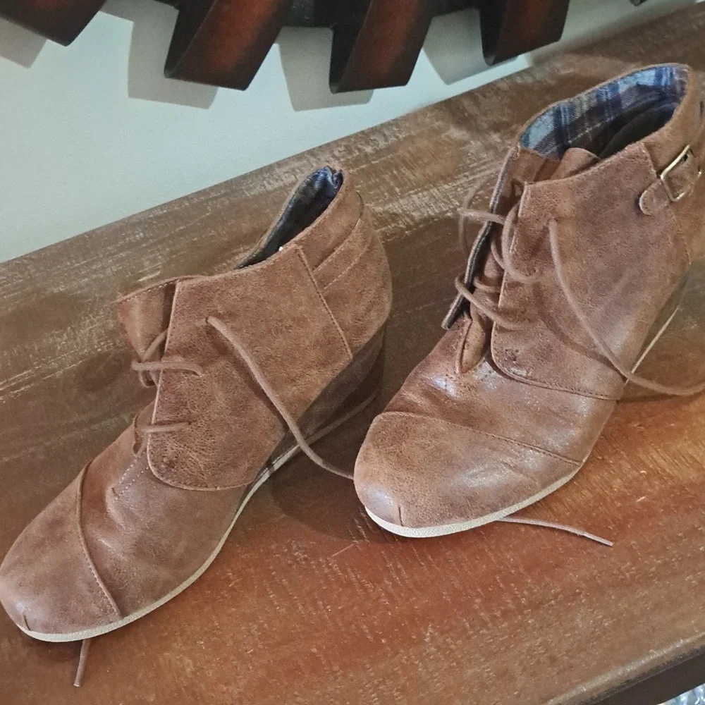 Maurices Brown Lace-Up Ankle Wedge Booties Size 9
